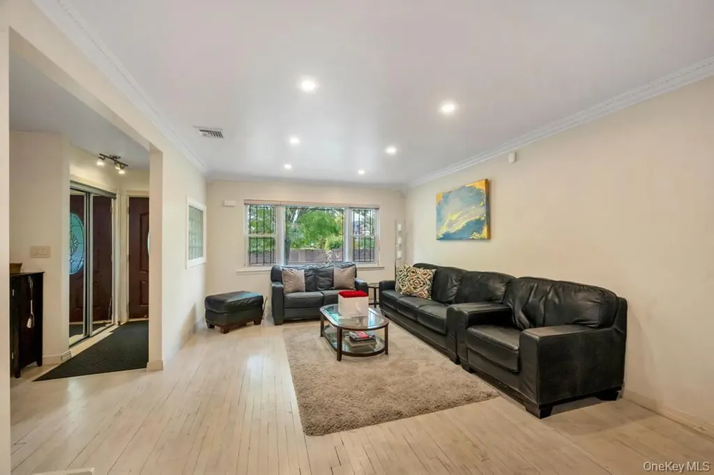 17504 50th Avenue Fresh Meadows NY 11365
