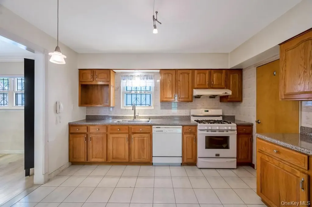 17504 50th Avenue Fresh Meadows NY 11365