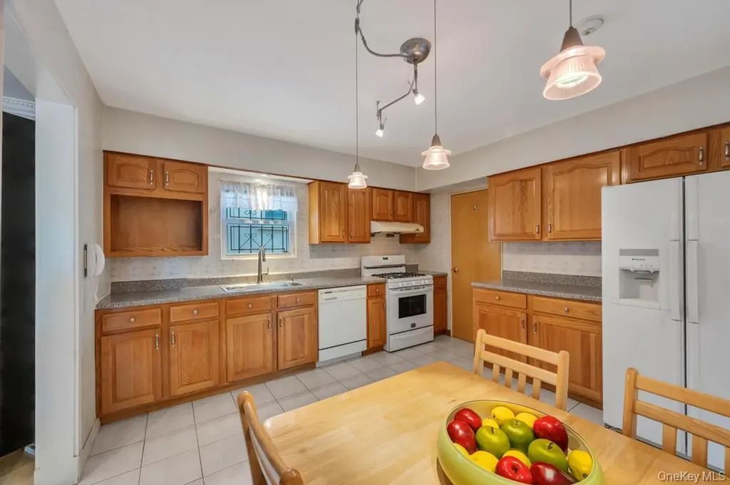 17504 50th Avenue Fresh Meadows NY 11365