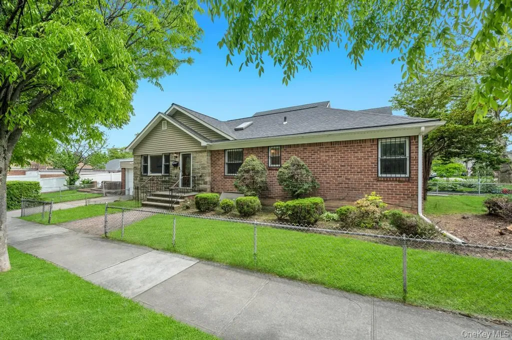 17504 50th Avenue Fresh Meadows NY 11365