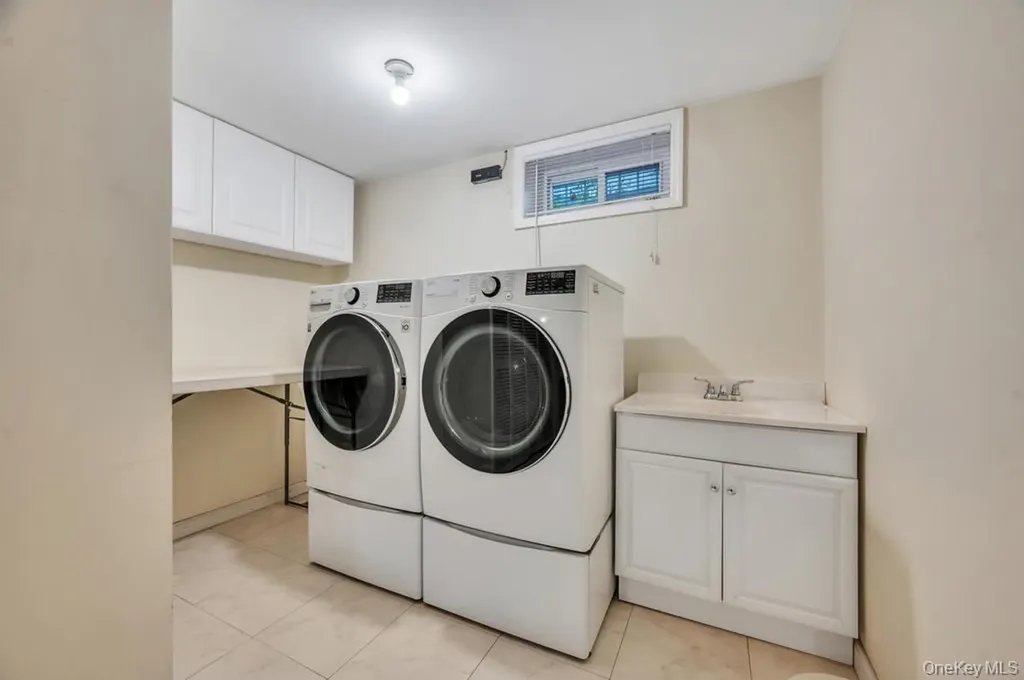 17504 50th Avenue Fresh Meadows NY 11365