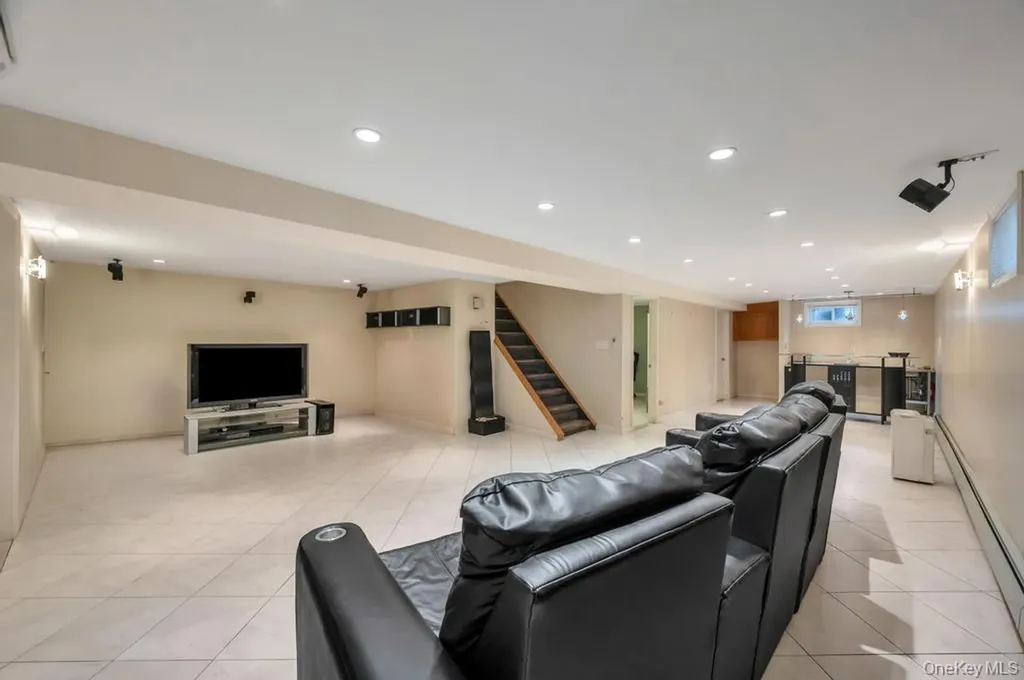 17504 50th Avenue Fresh Meadows NY 11365