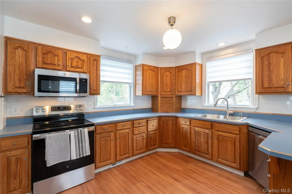 15 Charles Rhinecliff NY 12574