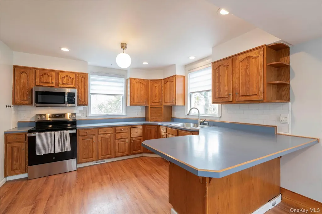 15 Charles Rhinecliff NY 12574