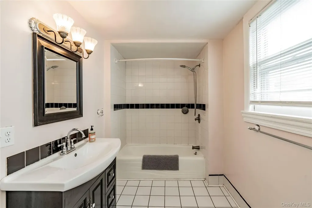 15 Charles Rhinecliff NY 12574