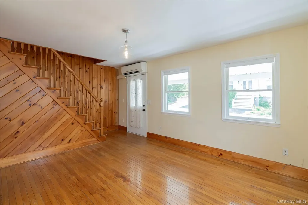 15 Charles Rhinecliff NY 12574