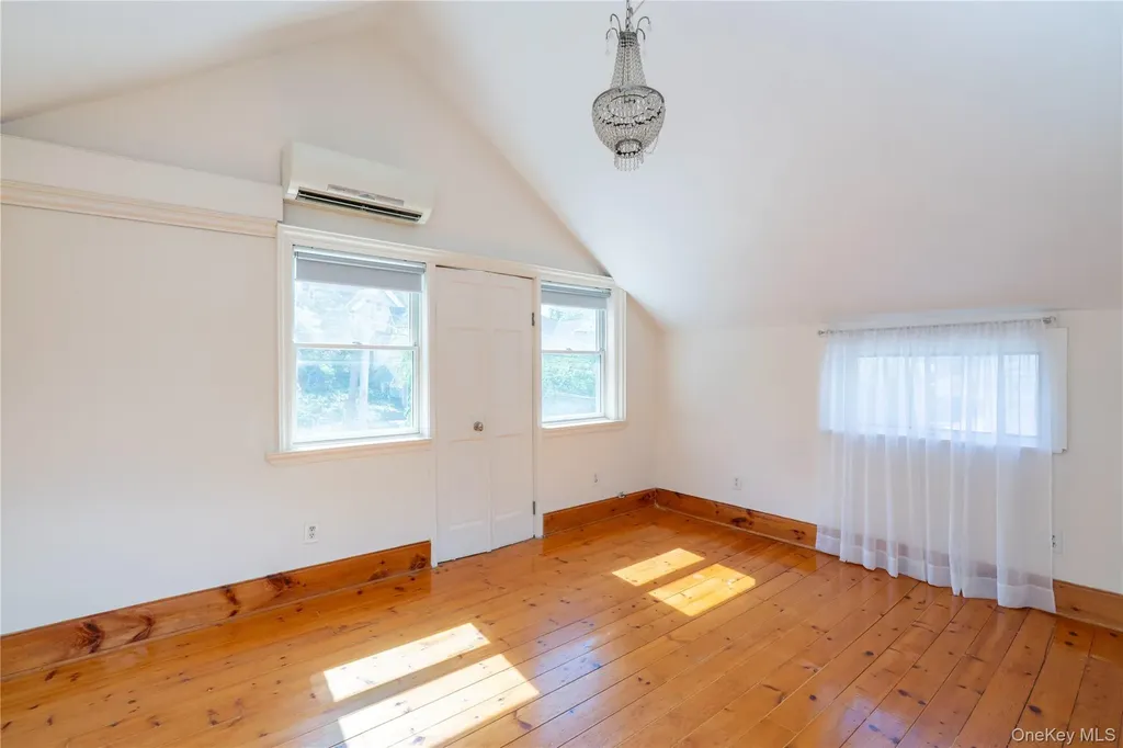 15 Charles Rhinecliff NY 12574