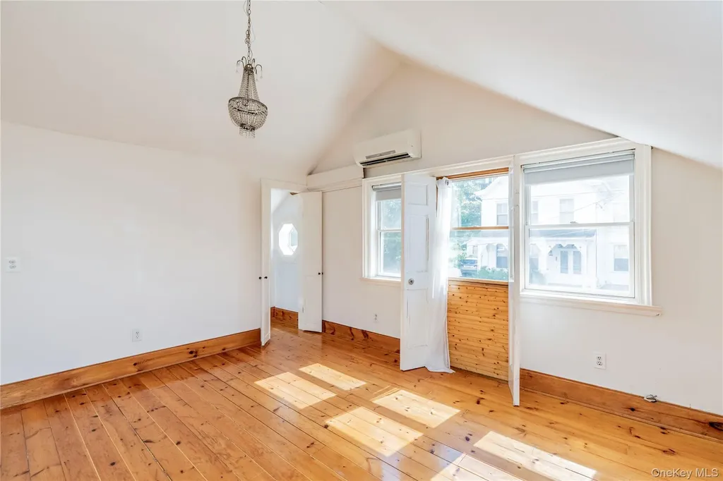 15 Charles Rhinecliff NY 12574