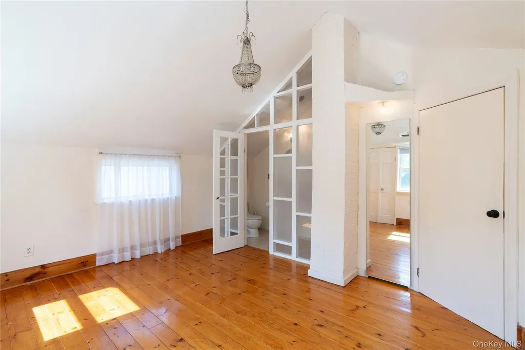 15 Charles Rhinecliff NY 12574