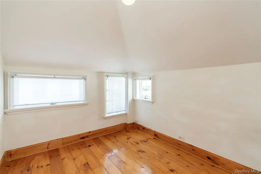 15 Charles Rhinecliff NY 12574