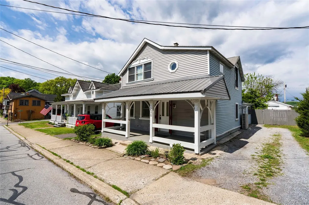 15 Charles Rhinecliff NY 12574