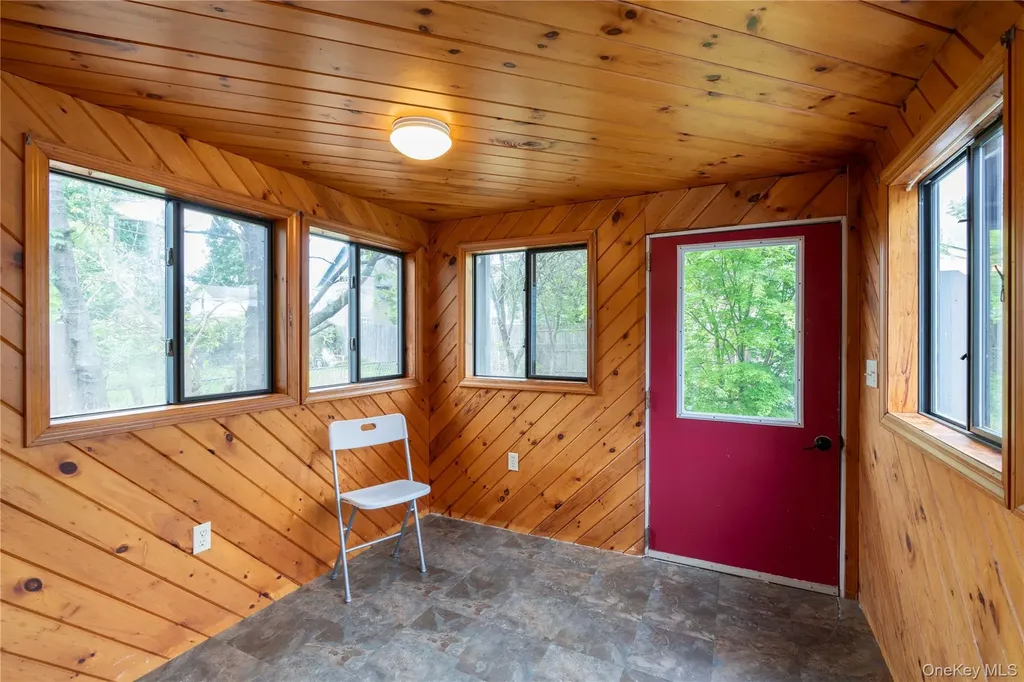 15 Charles Rhinecliff NY 12574