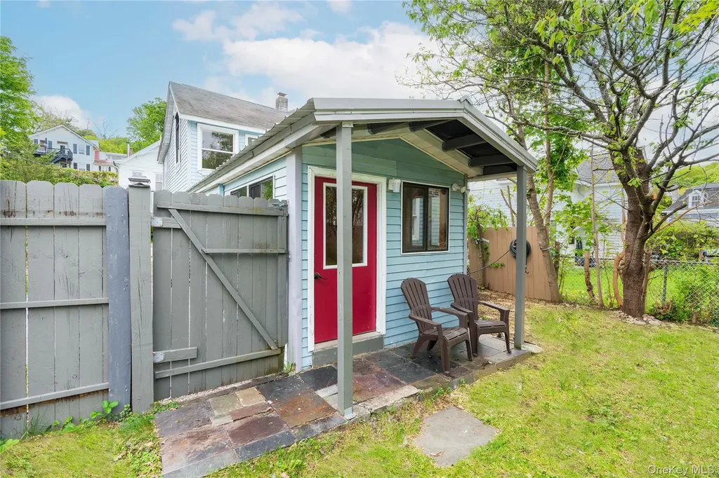 15 Charles Rhinecliff NY 12574