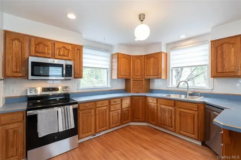 15 Charles Rhinecliff NY 12574