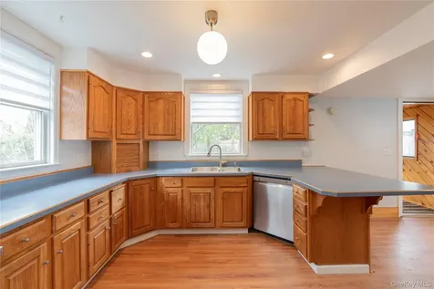 15 Charles Rhinecliff NY 12574