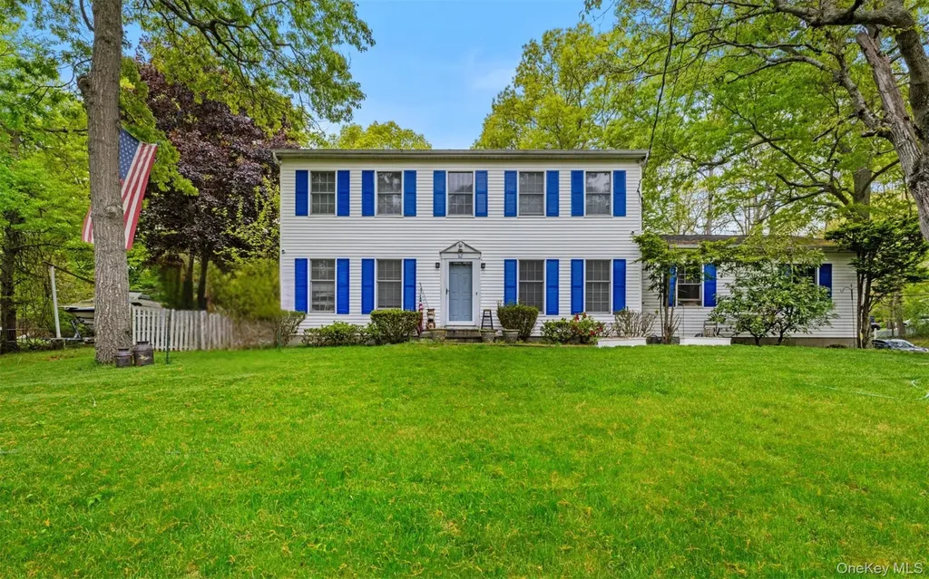 62 W Bartlett Road Middle Island NY 11953