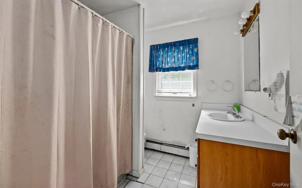 62 W Bartlett Road Middle Island NY 11953