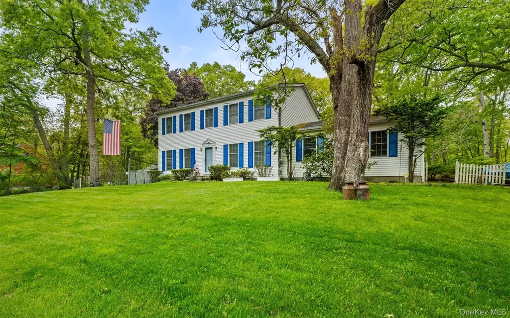 62 W Bartlett Road Middle Island NY 11953