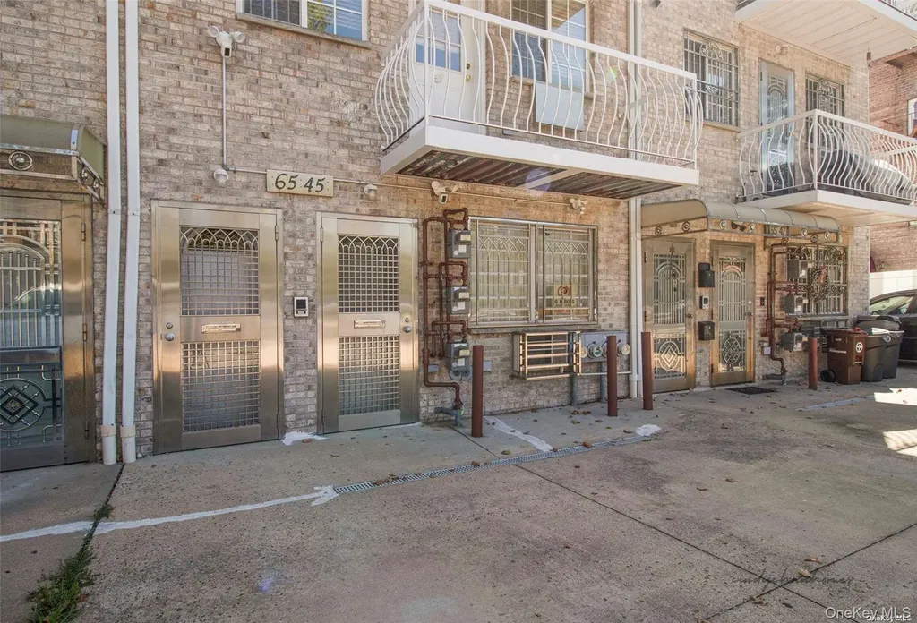 65-45 110th Street Forest Hills NY 11375