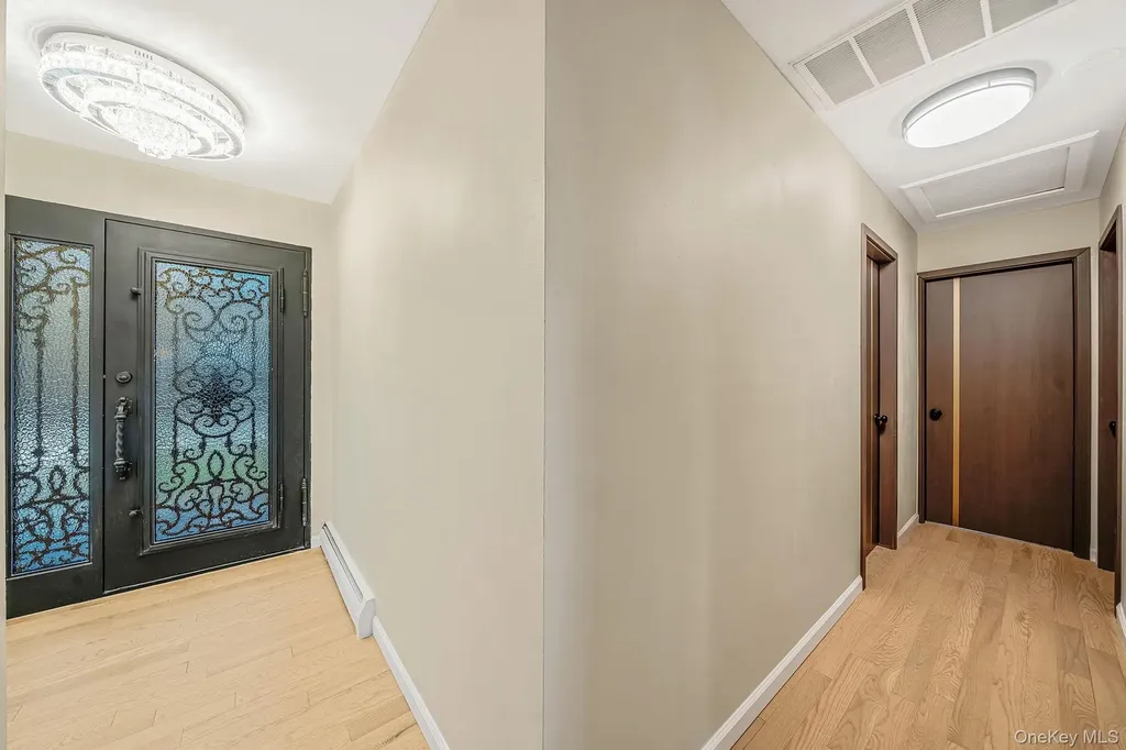 45 Roslyn Road Roslyn Heights NY 11577