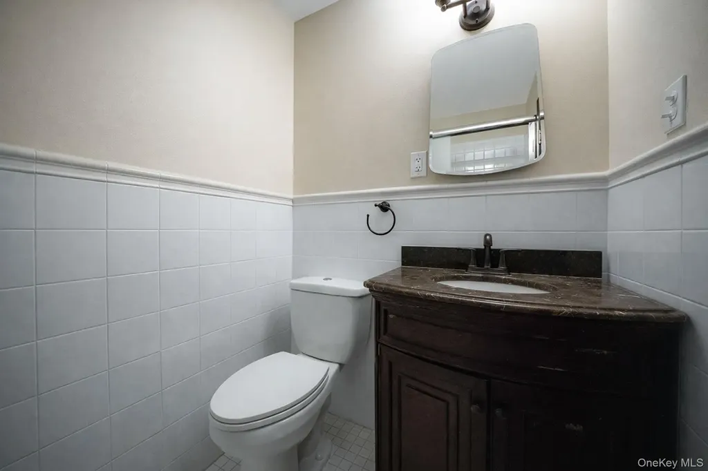 45 Roslyn Road Roslyn Heights NY 11577