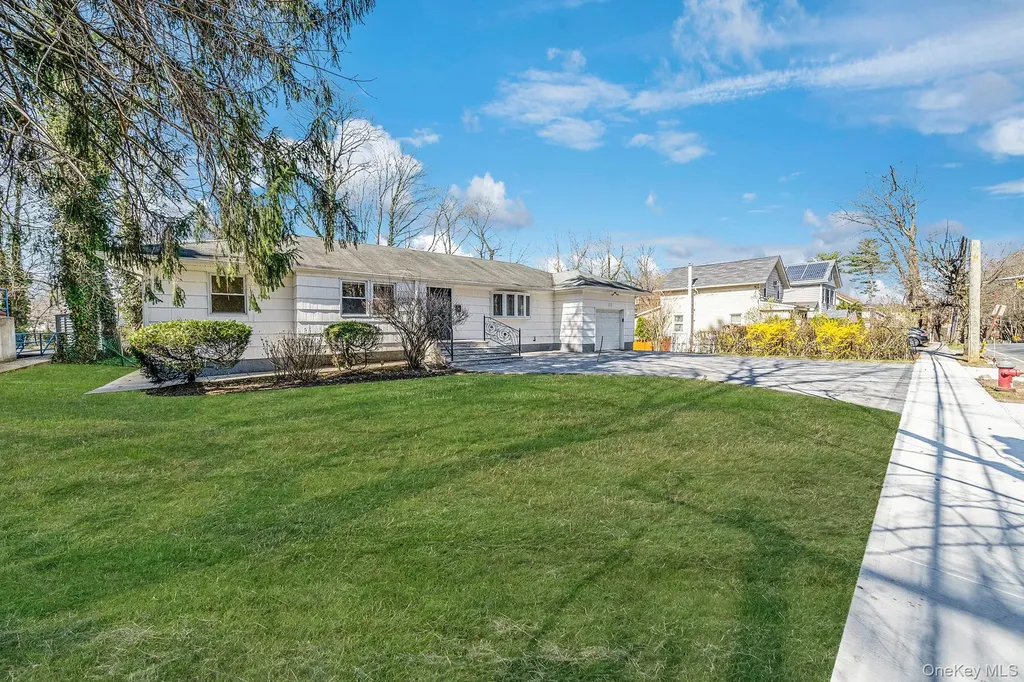 45 Roslyn Road Roslyn Heights NY 11577