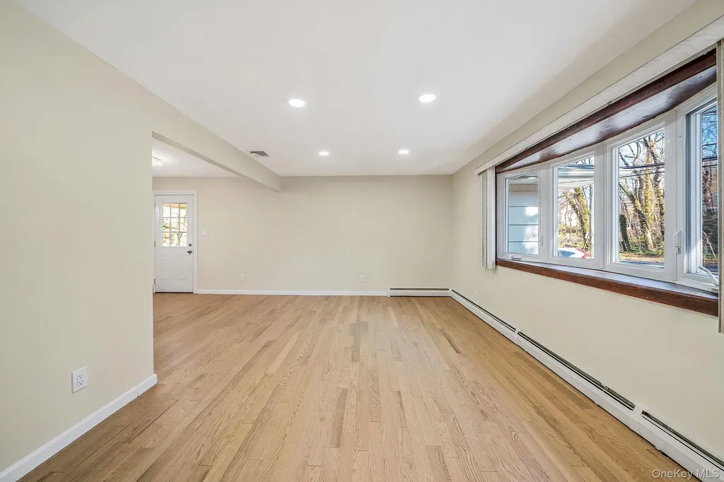 45 Roslyn Road Roslyn Heights NY 11577
