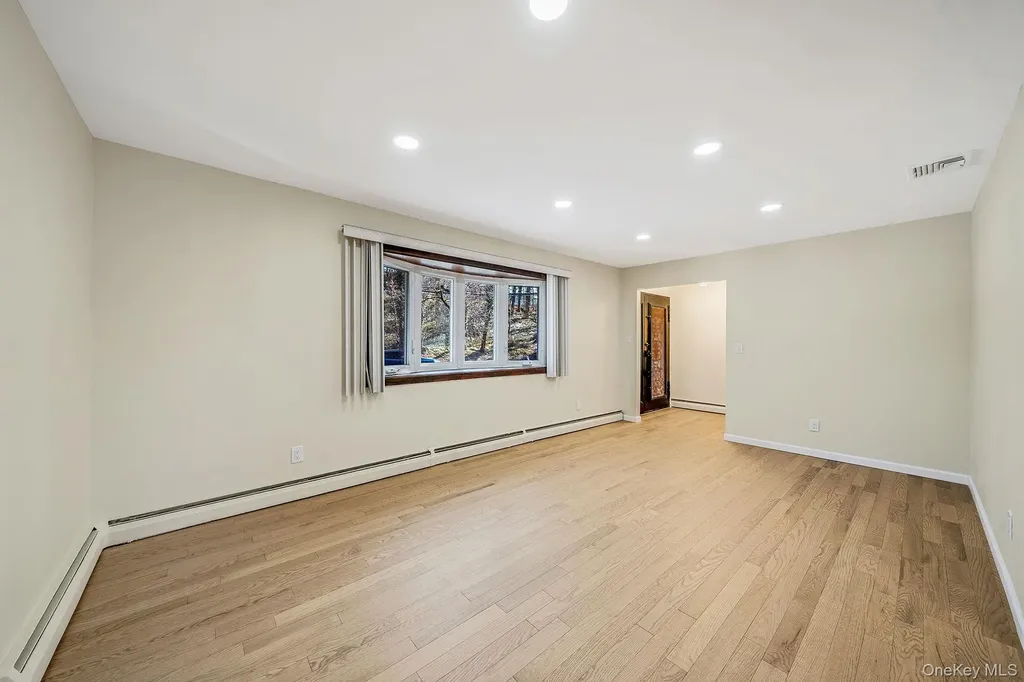 45 Roslyn Road Roslyn Heights NY 11577
