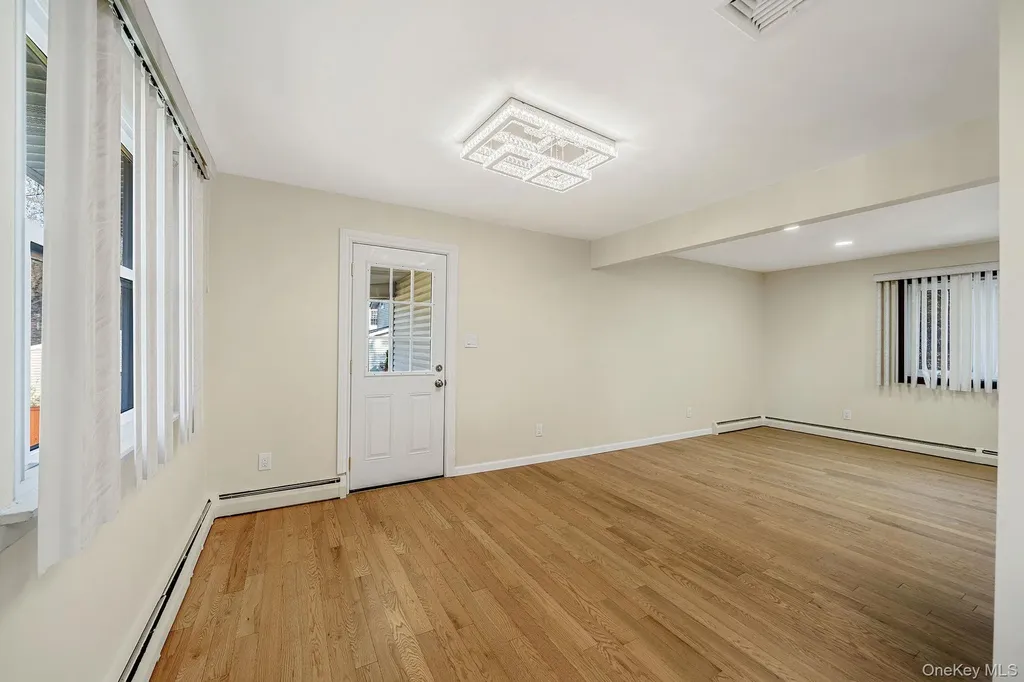 45 Roslyn Road Roslyn Heights NY 11577
