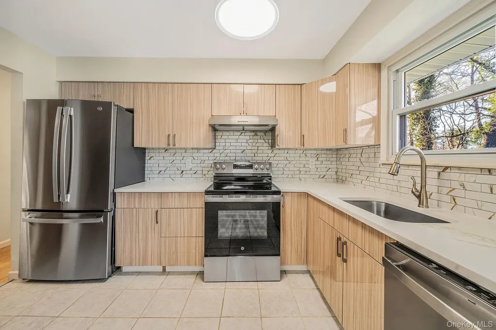 45 Roslyn Road Roslyn Heights NY 11577