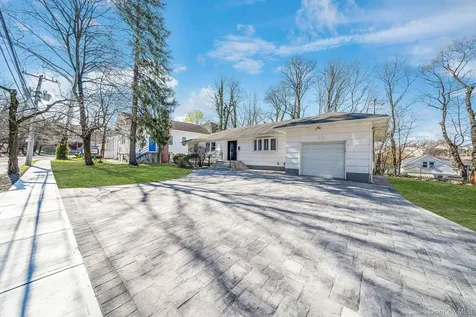 45 Roslyn Road Roslyn Heights NY 11577
