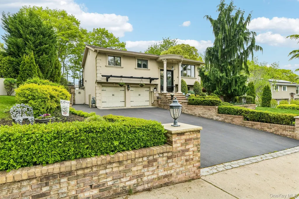 106 Morewood Drive Smithtown NY 11787