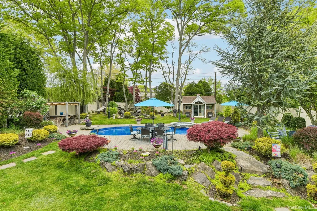 106 Morewood Drive Smithtown NY 11787