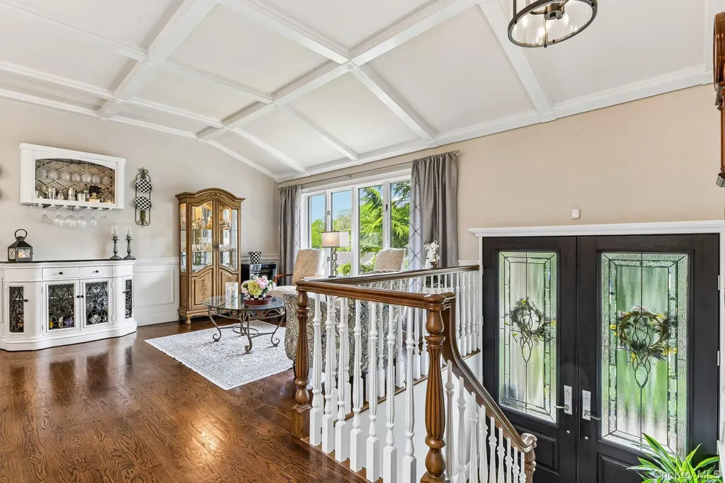 106 Morewood Drive Smithtown NY 11787