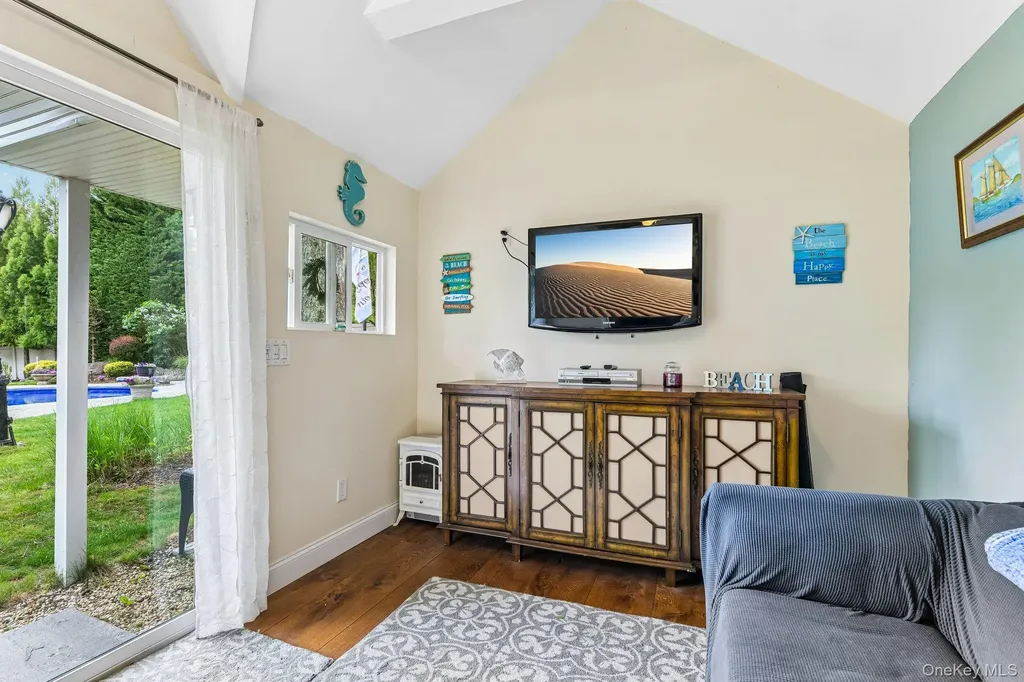 106 Morewood Drive Smithtown NY 11787