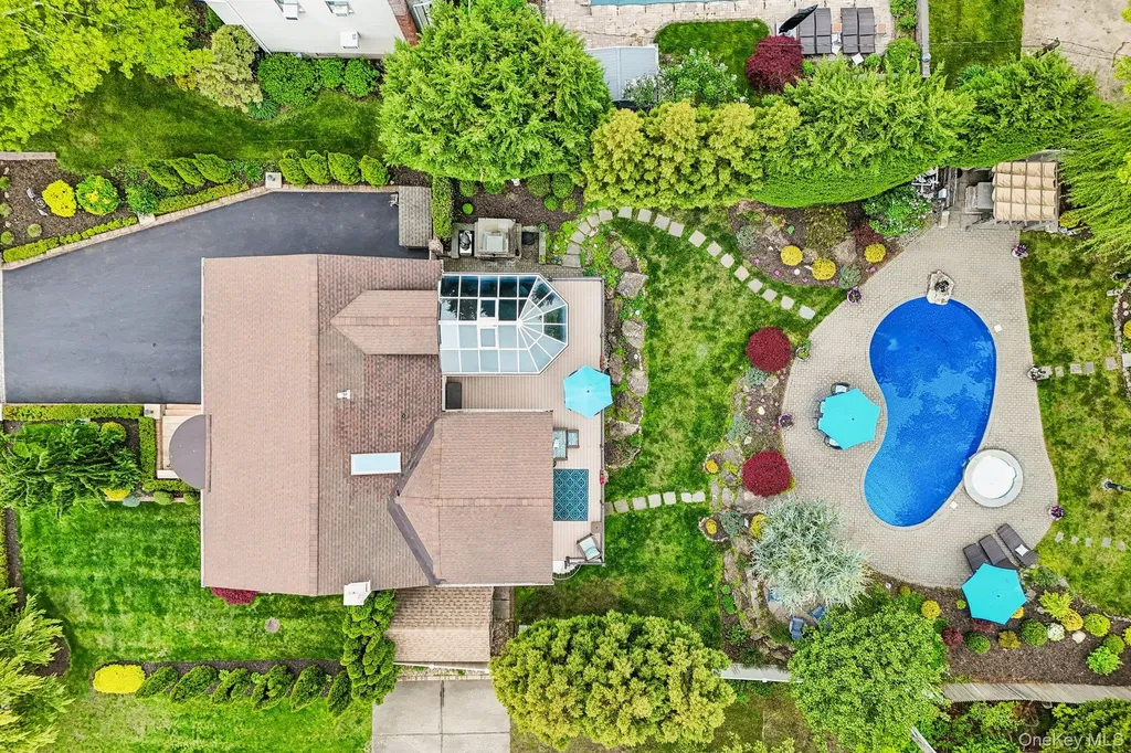106 Morewood Drive Smithtown NY 11787