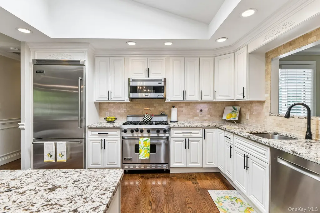 106 Morewood Drive Smithtown NY 11787
