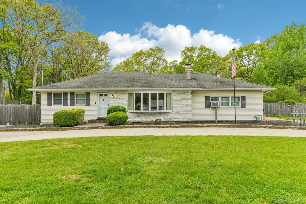 1374 Saxon Avenue Bay Shore NY 11706