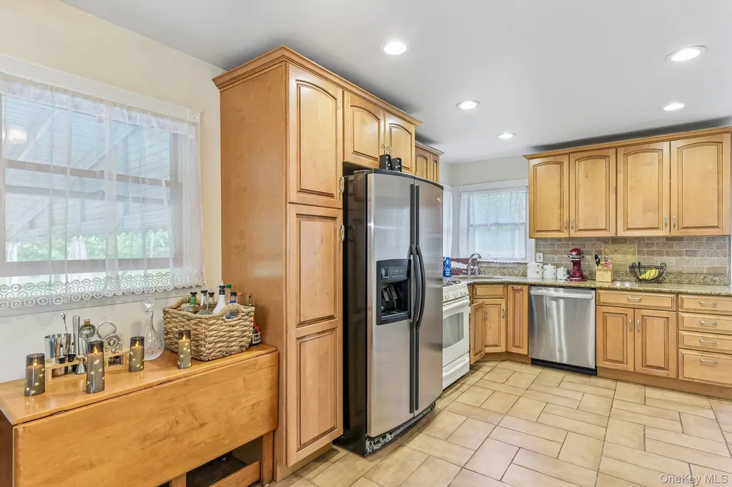 1374 Saxon Avenue Bay Shore NY 11706