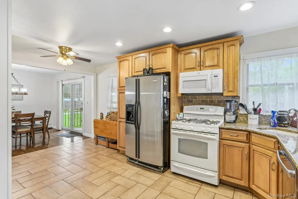 1374 Saxon Avenue Bay Shore NY 11706