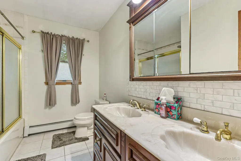 1374 Saxon Avenue Bay Shore NY 11706