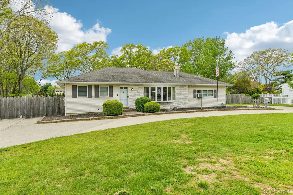 1374 Saxon Avenue Bay Shore NY 11706