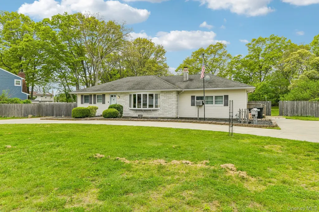 1374 Saxon Avenue Bay Shore NY 11706
