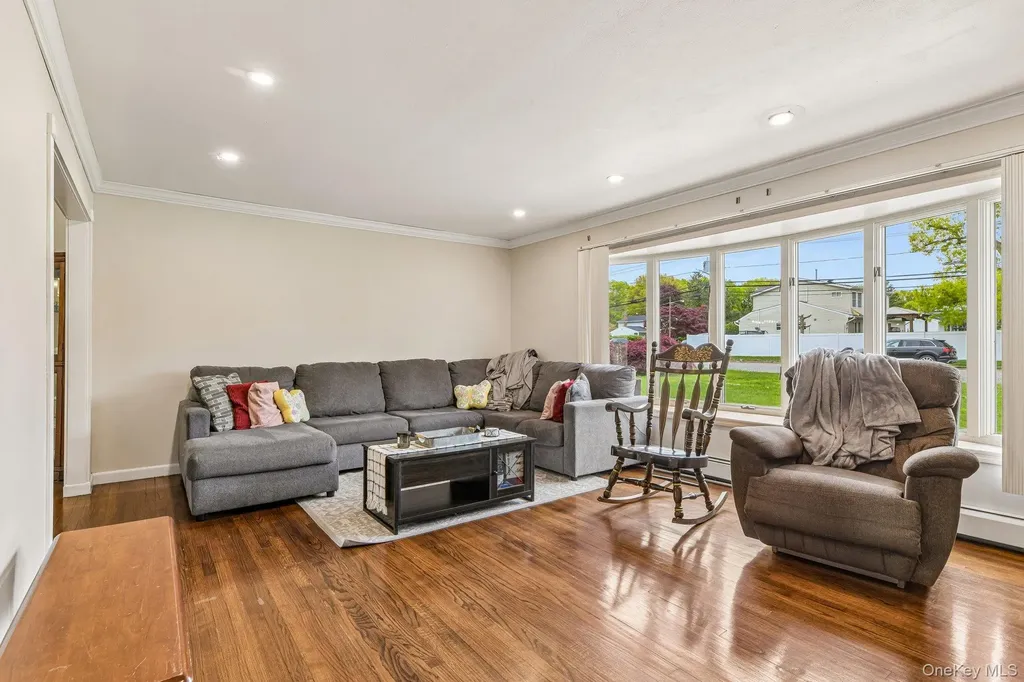 1374 Saxon Avenue Bay Shore NY 11706