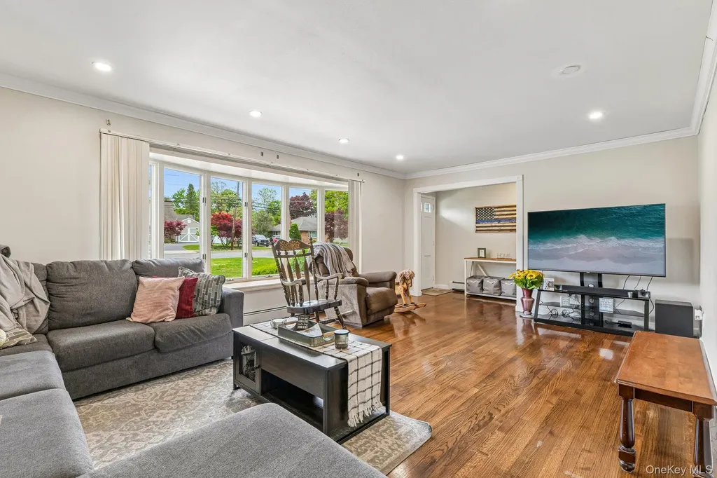 1374 Saxon Avenue Bay Shore NY 11706