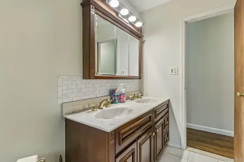 1374 Saxon Avenue Bay Shore NY 11706