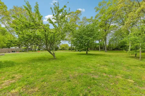 1374 Saxon Avenue Bay Shore NY 11706