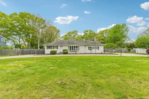 1374 Saxon Avenue Bay Shore NY 11706