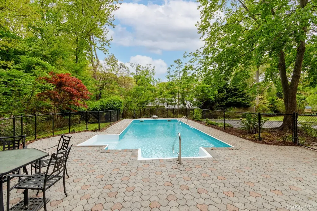 14 Bunkerhill Drive Huntington NY 11743