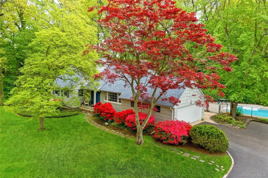 14 Bunkerhill Drive Huntington NY 11743